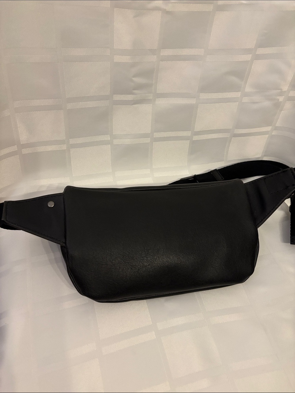 Matt & Nat Black Vegan Leather Belt Bag Crossbody Fanny Pack - Picture 4 of 9